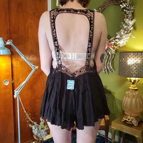 ⛄🎄NWT Intimately Free People Black Romper - Picture 3 of 5